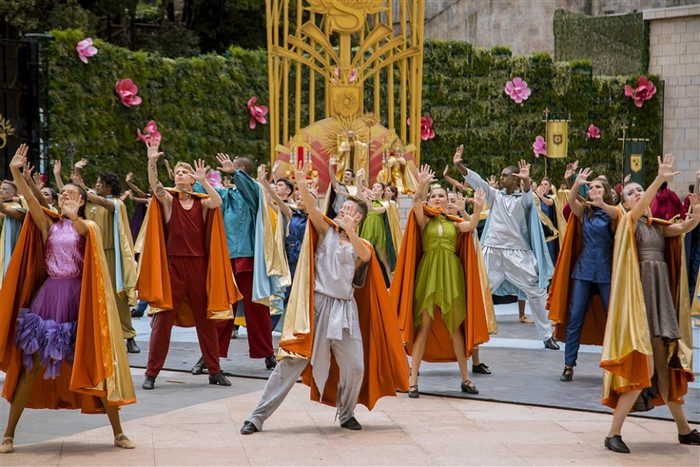 Lễ hội được tổ chức ở Sun World Ba Na Hills thu hút đông đảo người theo dõi. Lễ hội được tổ chức ở Sun World Ba Na Hills thu hút đông đảo người theo dõi.