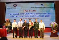 Sách Mĩ thuật theo hướng phát triển năng lực vừa dạy đại trà, Bộ lại thay sách! ảnh 2