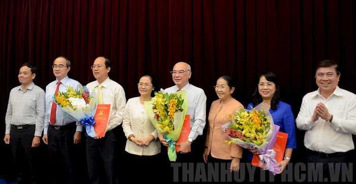 Lãnh đạo Thành phố Hồ Chí Minh chúc mừng 3 tân Ủy viên Ban Thường vụ Thành ủy. Lãnh đạo Thành phố Hồ Chí Minh chúc mừng 3 tân Ủy viên Ban Thường vụ Thành ủy.