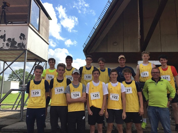 Đội điền kinh ESS thuộc Ban thể thao chuẩn bị tham gia Olympia của tiểu bang Hessen vào 12/6/2019. Đội điền kinh ESS thuộc Ban thể thao chuẩn bị tham gia Olympia của tiểu bang Hessen vào 12/6/2019.