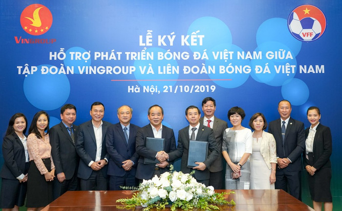 Vingroup thông qua Trung tâm Đào tạo Bóng đá trẻ PVF (“PVF”) sẽ hỗ trợ tập trung vào công tác đào tạo, chuẩn bị lực lượng cho các giải đấu quốc tế từ năm 2019 – 2024; hướng đến mục tiêu lọt vào vòng chung kết Olympic 2024 và World Cup 2026. Vingroup thông qua Trung tâm Đào tạo Bóng đá trẻ PVF (“PVF”) sẽ hỗ trợ tập trung vào công tác đào tạo, chuẩn bị lực lượng cho các giải đấu quốc tế từ năm 2019 – 2024; hướng đến mục tiêu lọt vào vòng chung kết Olympic 2024 và World Cup 2026.