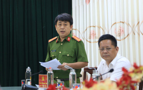 Thượng tá Đặng Bảo Tùng thông tin kết quả xác minh ban đầu về vụ việc. Thượng tá Đặng Bảo Tùng thông tin kết quả xác minh ban đầu về vụ việc.