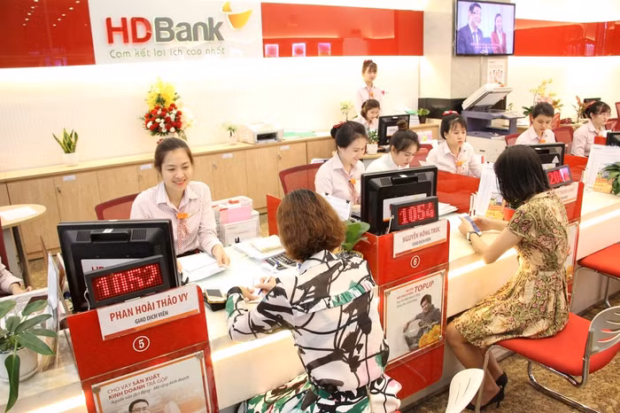 Cùng HDBank vi vu thế giới.