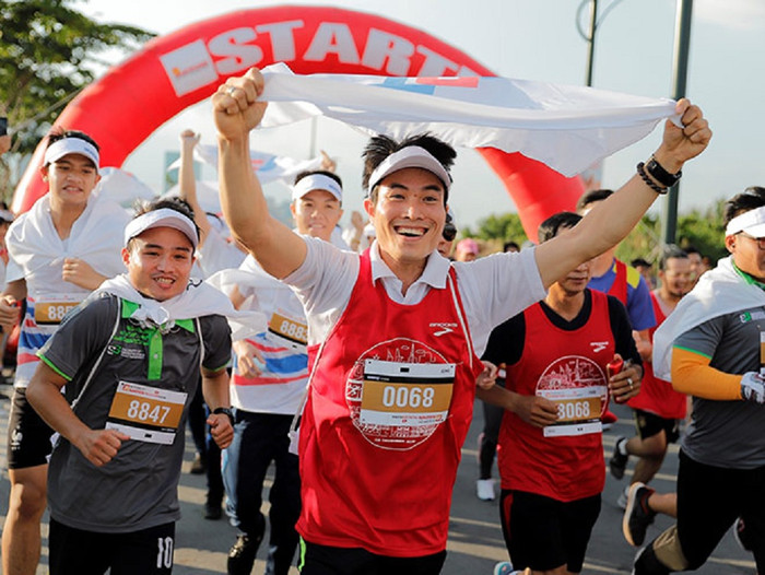 Marathon không chỉ giúp cuộc sống trở nên hạnh phúc hơn, mà trên hết, nó còn giúp bạn chiến thắng bản thân và đôi chân yếu mềm.