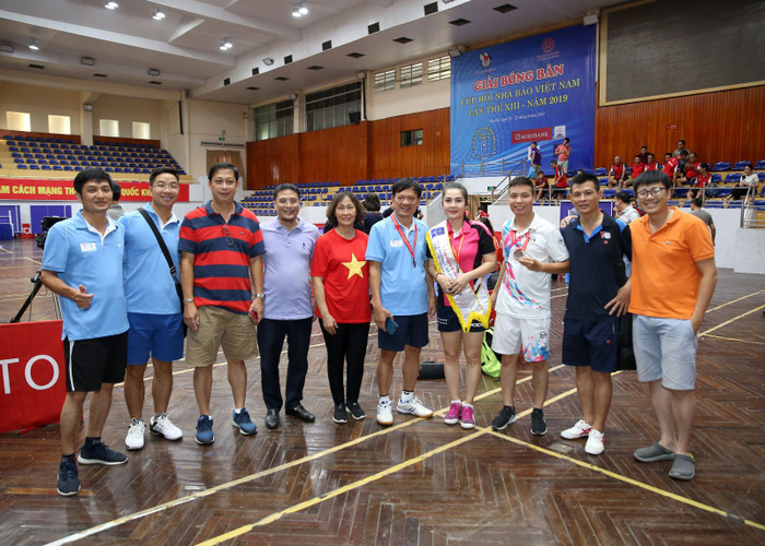 Giải Bóng bàn Cúp Hội Nhà báo Việt Nam lần thứ XIII năm 2019 do Hội Nhà báo Việt Nam phối hợp với Ủy ban nhân dân thành phố Hà Nội tổ chức nhân dịp kỷ niệm 74 năm Ngày Cách mạng tháng Tám và Quốc khánh 2/9; chào mừng 65 năm Ngày Giải phóng Thủ đô (10/10/1954-10/10/2019); 20 năm thành phố Hà Nội được UNESCO vinh danh &quot;Thành phố vì hòa bình&quot;; thực hiện cuộc vận động &quot;Toàn dân rèn luyện thân thể theo gương Bác Hồ vĩ đại&quot; đã khép lại thành công tốt đẹp trong sự phấn khởi, niềm vui lớn của những người làm báo cả nước và người hâm mộ.