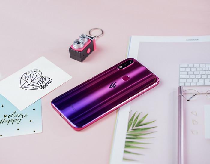 Các sản phẩm điện thoại Vsmart được phân phối ra thị trường. Các sản phẩm điện thoại Vsmart được phân phối ra thị trường.