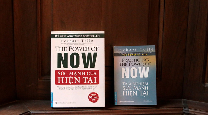 Bộ 2 cuốn sách "Trải nghiệm sức mạnh hiện tại". Bộ 2 cuốn sách "Trải nghiệm sức mạnh hiện tại".