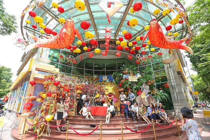 Không gian Trung thu đậm chất Hà Nội xưa của PVcomBank đã thu hút được sự quan tâm của đông đảo người dân đến tham quan và chụp ảnh trong những ngày qua. Không gian Trung thu đậm chất Hà Nội xưa của PVcomBank đã thu hút được sự quan tâm của đông đảo người dân đến tham quan và chụp ảnh trong những ngày qua.