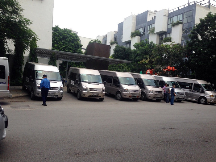 Qua vụ việc trên, một lần nữa cảnh báo trách nhiệm của các cơ sở giáo dục và cơ sở dịch vụ đưa đón học sinh. Ảnh minh họa: Công Tiến. Qua vụ việc trên, một lần nữa cảnh báo trách nhiệm của các cơ sở giáo dục và cơ sở dịch vụ đưa đón học sinh. Ảnh minh họa: Công Tiến.