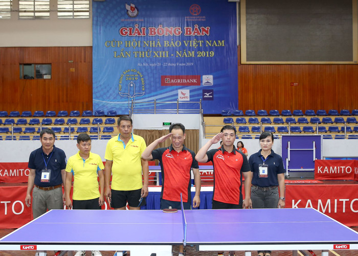 Trận chung kết ở nội dung đôi nam giữa đôi Mạc Xuân Tùng - Lê Viết Hải (Tạp chí Thể thao) và đôi Khổng Đăng Hà - Đỗ Tuấn Anh (Liên chi hội nhà báo Bộ Công an).