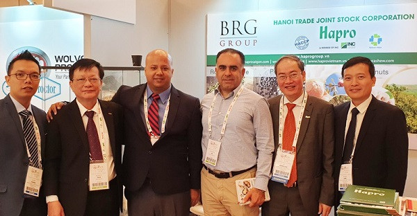 Đoàn Xúc tiến thương mại của Hapro tại Hội nghị Hạt và Quả khô thế giới 2019. Đoàn Xúc tiến thương mại của Hapro tại Hội nghị Hạt và Quả khô thế giới 2019.