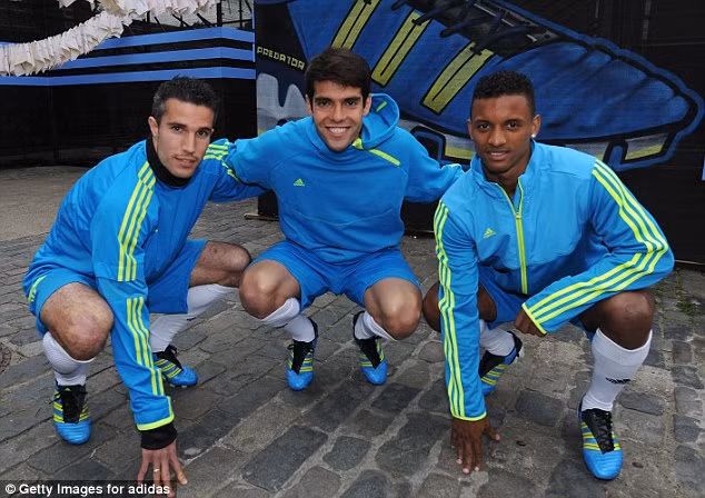 Kaka có thể trở thành đồng đội của Van Persie và Nani ở M.U