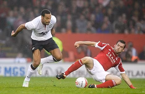 Ferdinand dính chấn thương háng nghiêm trọng