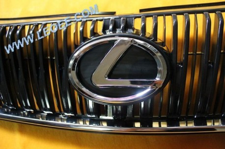 Lưới tản nhiệt của Lexus RX350 được dùng để gắn cho BYD S6. BYD S6 to Lexus RX350