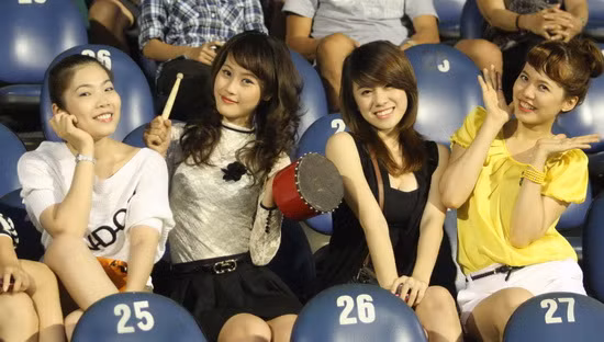 … Những cô gái xinh như mộng và rất đáng yêu này.