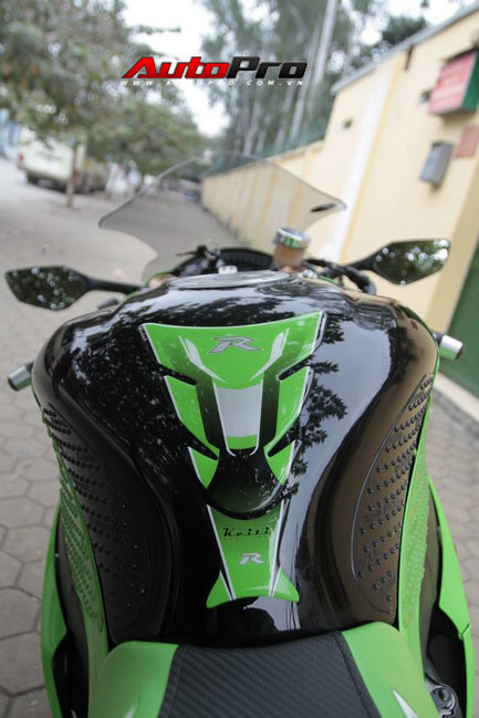 Cảm nhận độ 'chất' của 'ngựa sắt khủng' Kawasaki ZX-10R ảnh 23
