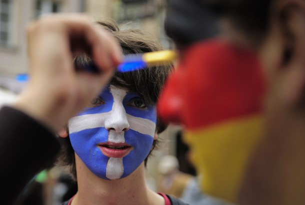 Sắc màu CĐV Đức, Hy Lạp.