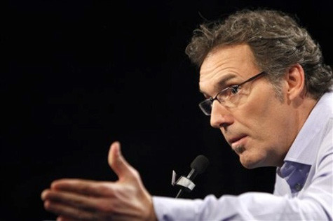 HLV Laurent Blanc trong buổi họp báo công bố danh sách tuyển Pháp. HLV Laurent Blanc trong buổi họp báo công bố danh sách tuyển Pháp.
