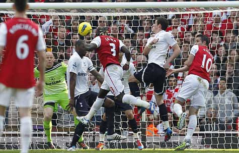 Sagna mang lại hy vọng cho đội chủ nhà Sagna mang lại hy vọng cho đội chủ nhà