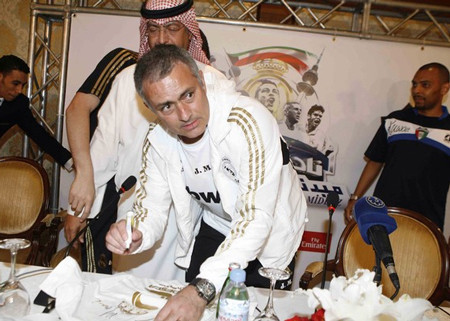 Mourinho đang "phát tán virus" đe dọa TBN. Mourinho đang "phát tán virus" đe dọa TBN.