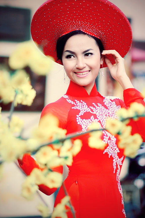 Là một vận động viên thể hình, thế nhưng, Phạm Văn Mách hát live khá tốt và tố chất nghệ sĩ này nhanh chóng được công chúng ghi nhận qua cuộc thi Cặp đôi hoàn hảo giúp anh có cơ hội chạy show liên tục tại các tỉnh. Tết này sẽ là một mùa khá bận rộn dành cho Phạm Văn Mách vì anh đang được khá nhiều bầu show tại các tỉnh mời đi hát. Là một vận động viên thể hình, thế nhưng, Phạm Văn Mách hát live khá tốt và tố chất nghệ sĩ này nhanh chóng được công chúng ghi nhận qua cuộc thi Cặp đôi hoàn hảo giúp anh có cơ hội chạy show liên tục tại các tỉnh. Tết này sẽ là một mùa khá bận rộn dành cho Phạm Văn Mách vì anh đang được khá nhiều bầu show tại các tỉnh mời đi hát.