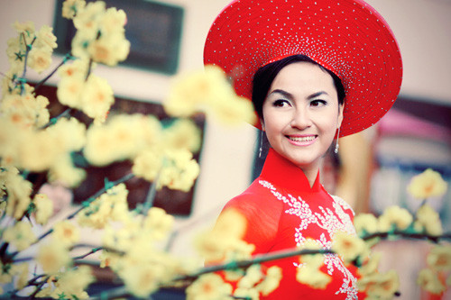 Lần xuống phố Ông đồ này cũng là lần đầu tiên Phạm Văn Mách hợp tác với Người đẹp du lịch Ngọc Hân trong một bộ ảnh. Lần xuống phố Ông đồ này cũng là lần đầu tiên Phạm Văn Mách hợp tác với Người đẹp du lịch Ngọc Hân trong một bộ ảnh.
