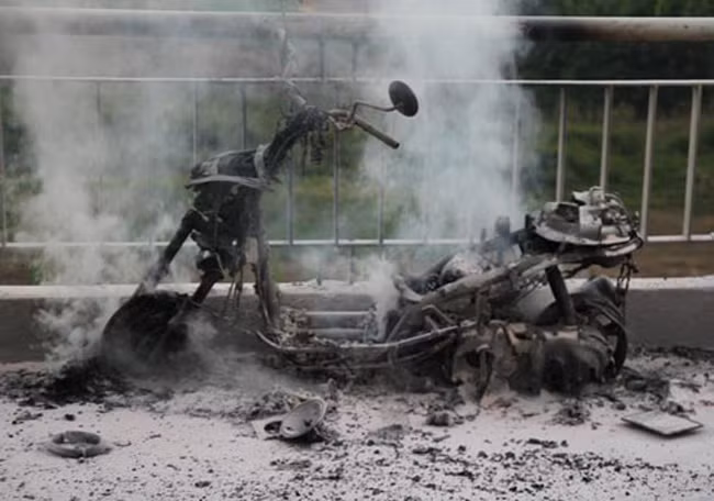 Liên tiếp 10 vụ cháy xe SYM Attila trên khắp cả nước ảnh 4 Liên tiếp 10 vụ cháy xe SYM Attila trên khắp cả nước ảnh 4