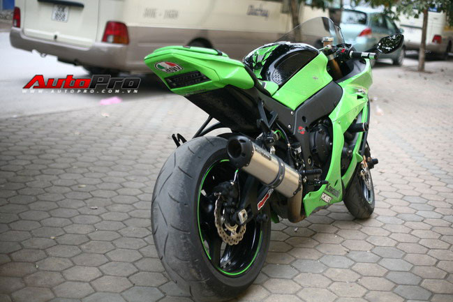 Cảm nhận độ 'chất' của 'ngựa sắt khủng' Kawasaki ZX-10R ảnh 9