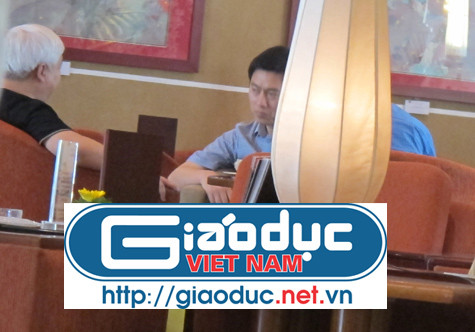 Bầu Kiên đang họp với AVG về việc chuyển giao thương quyền bóng đá VN. Ảnh: Võ Hóa Bầu Kiên đang họp với AVG về việc chuyển giao thương quyền bóng đá VN. Ảnh: Võ Hóa