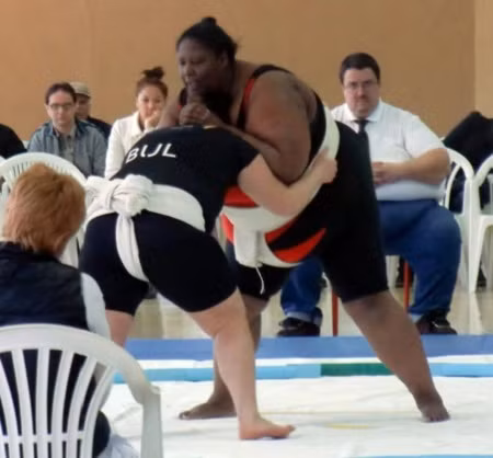 Cô Sharran trên sàn thi đấu.