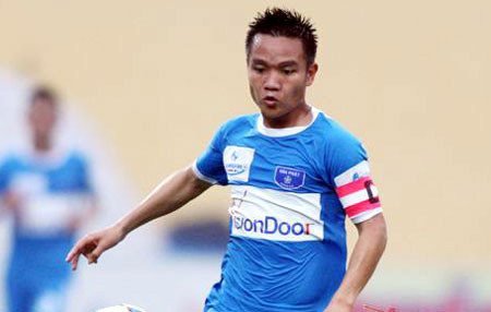 Tiền vệ Đinh Thanh Trung. Tiền vệ Đinh Thanh Trung.