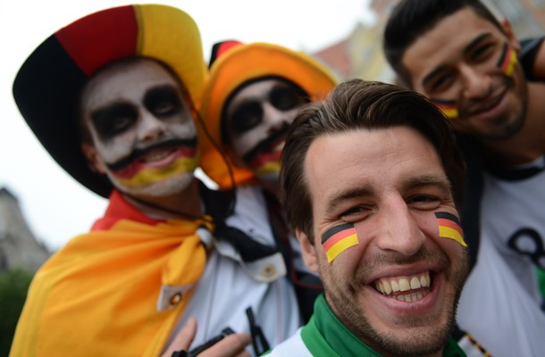 CĐV Đức căng tràn tự tin.