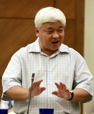 Bầu Kiên quyết không nhượng bộ. Ảnh: Vũ Ngọc Bầu Kiên quyết không nhượng bộ. Ảnh: Vũ Ngọc