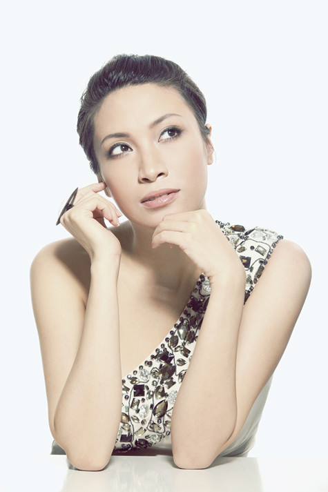 Pha Lê: "Công Vinh chẳng mai lại cho tôi lợi lộc gì" Pha Lê: "Công Vinh chẳng mai lại cho tôi lợi lộc gì"