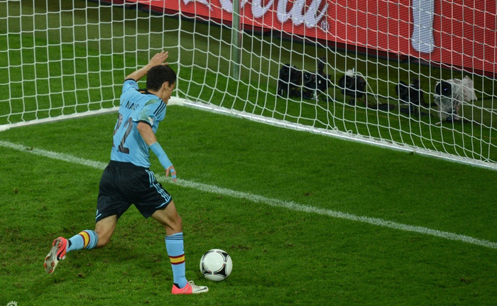 … Nhưng vẫn không thể giành được 1 điểm với pha tỏa sáng muộn của Jesus Navas.