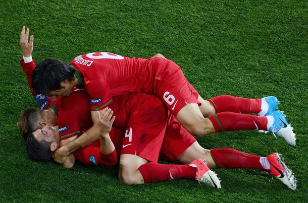 Ronaldo bế tắc, BĐN cũng bế tắc. Ronaldo xuất sắc, BĐN lại bùng nổ. Ronaldo bế tắc, BĐN cũng bế tắc. Ronaldo xuất sắc, BĐN lại bùng nổ.