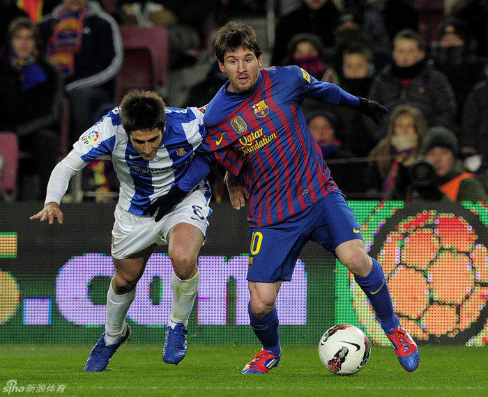 Lionel Messi lột xác thành “x-men” với râu quai nón. Lionel Messi lột xác thành “x-men” với râu quai nón.