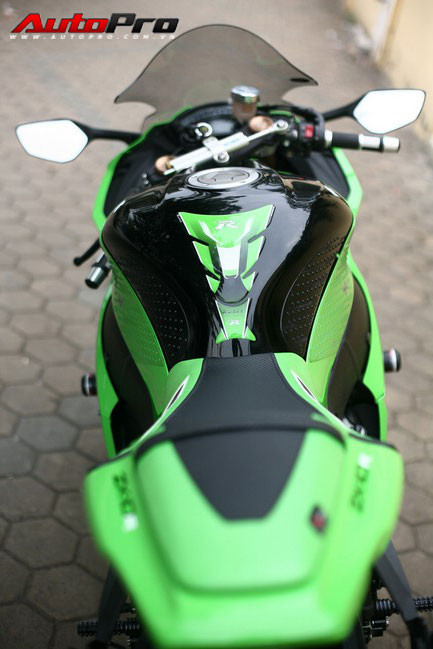 Cảm nhận độ 'chất' của 'ngựa sắt khủng' Kawasaki ZX-10R ảnh 5