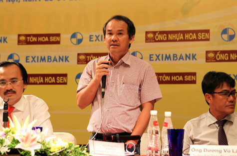 Bầu Đức tin các doanh nghiệp sẽ phải đấu giá để được tài trợ cho bóng đá Việt Nam. Ảnh: Quang Minh Bầu Đức tin các doanh nghiệp sẽ phải đấu giá để được tài trợ cho bóng đá Việt Nam. Ảnh: Quang Minh