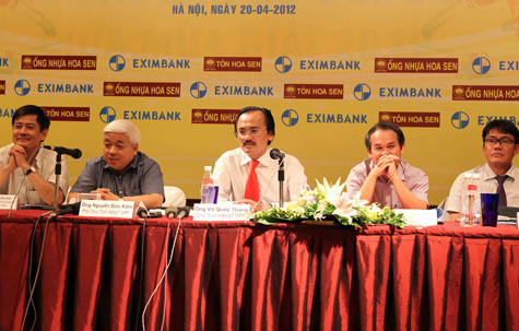 Bầu Kiên, bầu Đức, bầu Thắng tin VPF sẽ kiếm về cho bóng đá Việt Nam hơn 300 tỷ đồng trong nhiệm kỳ của mình. Ảnh: Quang Minh Bầu Kiên, bầu Đức, bầu Thắng tin VPF sẽ kiếm về cho bóng đá Việt Nam hơn 300 tỷ đồng trong nhiệm kỳ của mình. Ảnh: Quang Minh