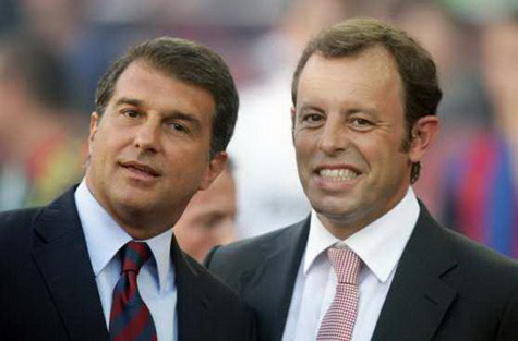 Cuộc chiến giữa Joan Laporta và Sandro Rosell chưa có hồi kết. Cuộc chiến giữa Joan Laporta và Sandro Rosell chưa có hồi kết.