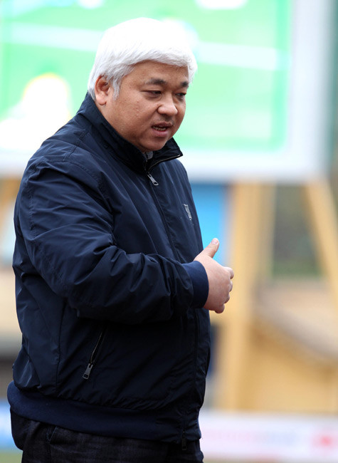 Bầu Kiên bị bắt khiến thị trường chứng khoán bị ảnh hưởng. Bầu Kiên bị bắt khiến thị trường chứng khoán bị ảnh hưởng.