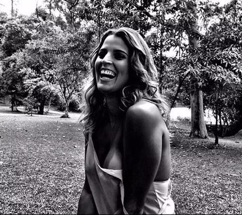 Mari Paraiba trong vai trò người mẫu.