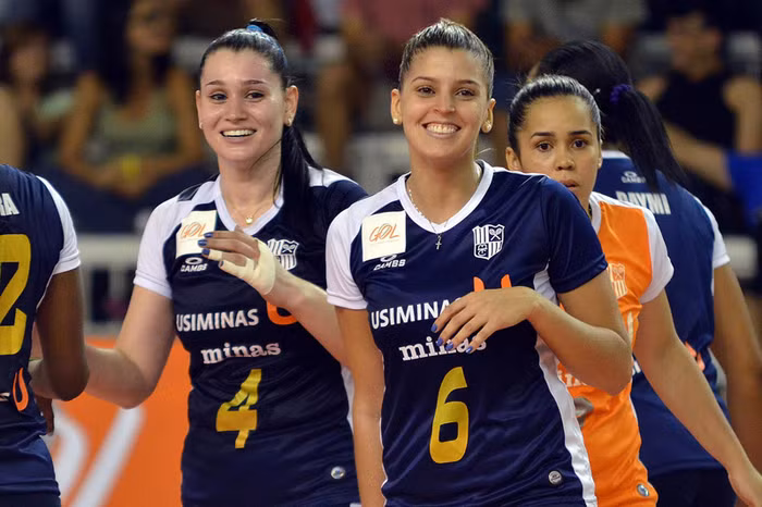 Mari Paraiba từng đầu quân cho các CLB Osasco, Pinheiros và hiện là thành viên của đội Sao Caetano.