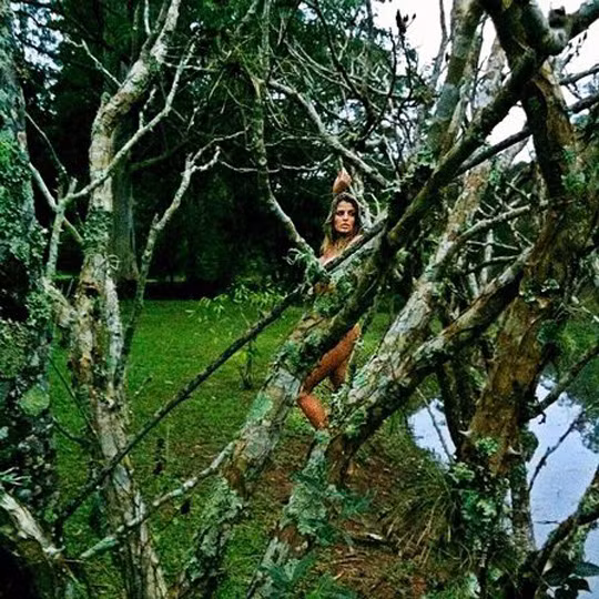 Mari Paraiba trên tạp chí Playboy.