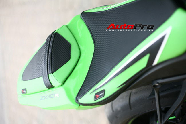Cảm nhận độ 'chất' của 'ngựa sắt khủng' Kawasaki ZX-10R ảnh 16