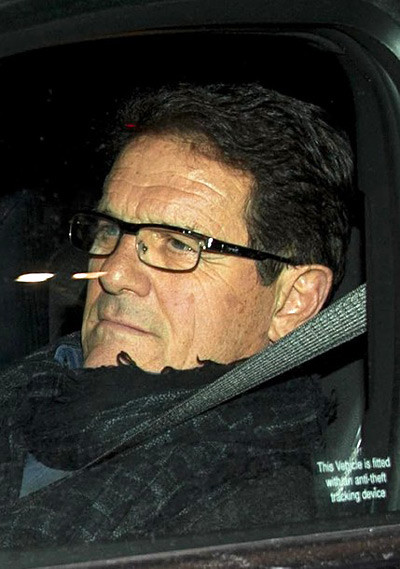 Capello rời trụ sở FA sau khi được chấp thuận từ chức. Capello rời trụ sở FA sau khi được chấp thuận từ chức.