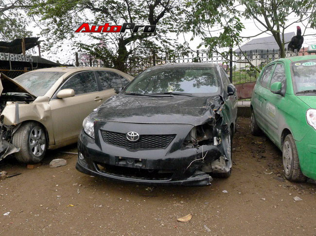 'Soi' cận cảnh chiếc Toyota Corolla Altis gây tai nạn rồi bỏ trốn ảnh 1