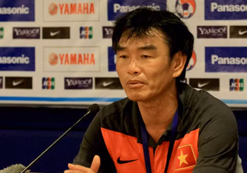HLV Phan Thanh Hùng cho rằng bảng A có thể xảy ra bất ngờ.