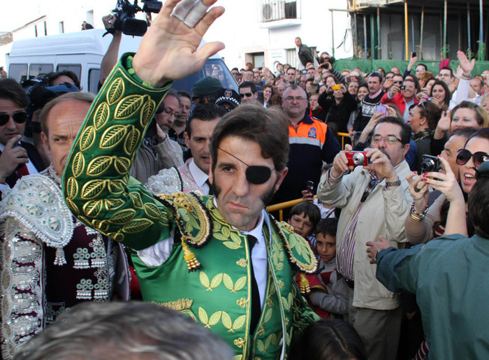 Võ sĩ đấu bò Juan Jose Padilla vừa mới trở lại sau 5 tháng điều trị.